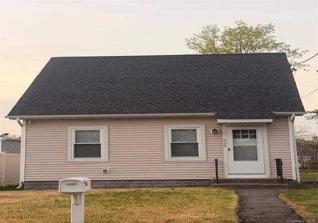 1st image of 629 Lakeway Dr, West Babylon, NY 11704 | MLS# 965979