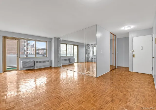 Photo 4 of Sale Pending at 1019 Van Siclen Ave #4D, Brooklyn, NY 11207 | MLS# 966113 | Listing updated on 2026-08-22