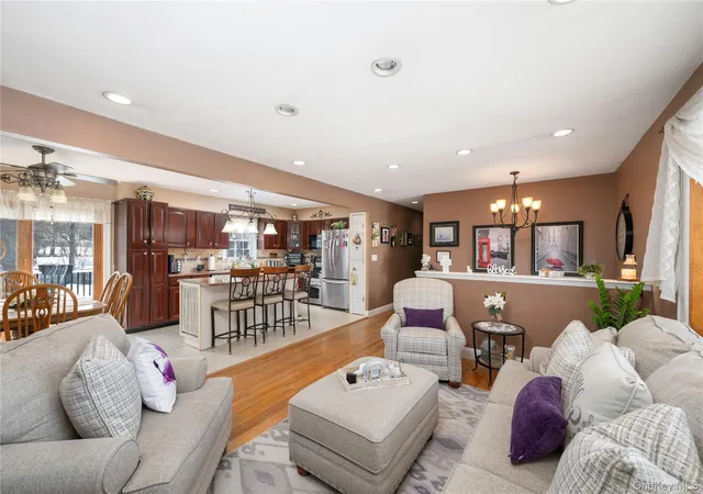 5th image of 5 Orange Ct, Wappingers Falls, NY 12590 | MLS# 966210