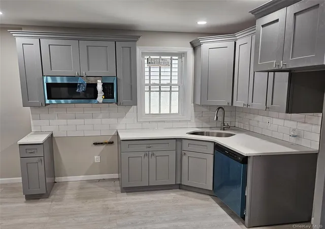 Photo 4 of Single family home for sale at 576 Linden Blvd, New York, NY 11203 | MLS# 966297 | Listing updated on 2026-03-03