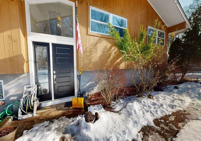 Photo 2 of Sale Pending at 58 Babcock Ln, Orangetown, NY 10983 | MLS# 966301 | Listing updated on 2026-09-04