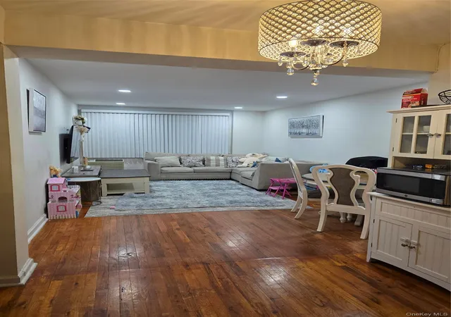 Listing Photo 4 - Condo for sale in building located at 333 Bronx Rive Rd #707, Yonkers, NY 10704 - Unit #707