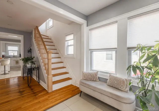 5th image of 50 Acorn Ter, New Rochelle, NY 10801 | MLS# 966351
