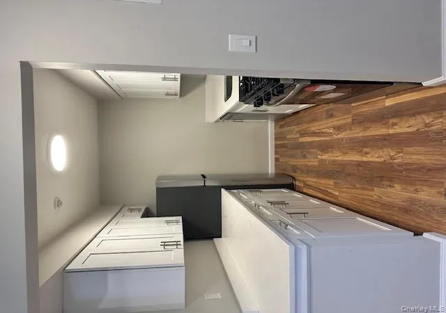 2nd image of 5 Pointe Cir S, Brookhaven, NY 11727