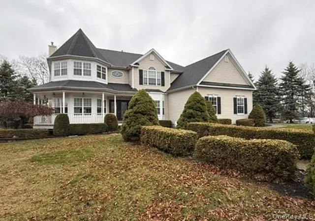 Homes for sale in Goshen, NY | 14 Bridle Ct, Goshen, NY 10924 | MLS# 966494