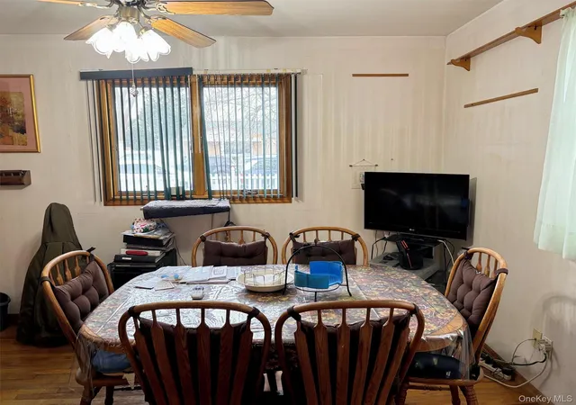 Photo 3 of Sale Pending at 33 Lakewood Ave, Brookhaven, NY 11779 | MLS# 966507 | Listing updated on 2026-08-31