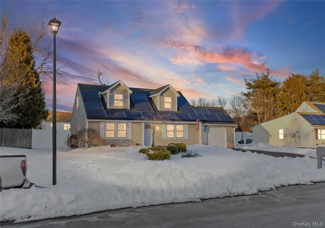 Photo 2 of Sale Pending at 7 Woodbrook Dr, Brookhaven, NY 11961 | MLS# 966513 | Listing updated on 2026-03-28
