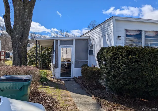 3rd image of 10 Treeline Cir #10, Philipstown, NY 10516 | MLS# 966557