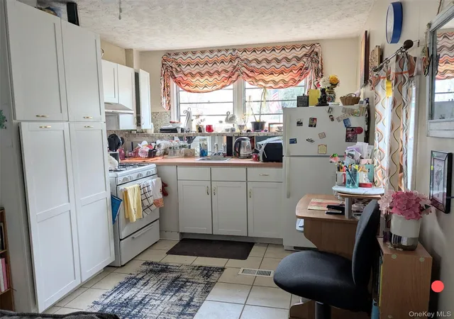 5th image of 10 Treeline Cir #10, Philipstown, NY 10516 | MLS# 966557