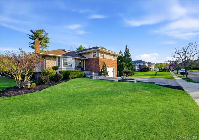 Photo 2 of Single family home for sale at 49 Canterbury Rd, Oyster Bay, NY 11797 | MLS# 966567 | Listing updated on 2026-09-24