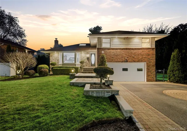 Photo 3 of Single family home for sale at 49 Canterbury Rd, Oyster Bay, NY 11797 | MLS# 966567 | Listing updated on 2026-09-24