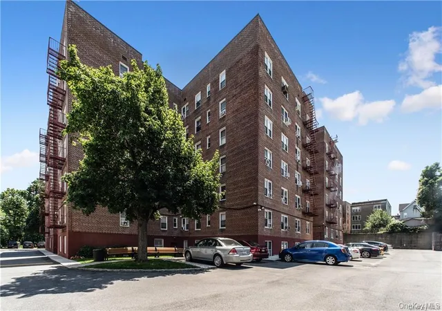 11th image of 485 Bronx River Rd #A23, Yonkers, NY 10704 | MLS# 966580