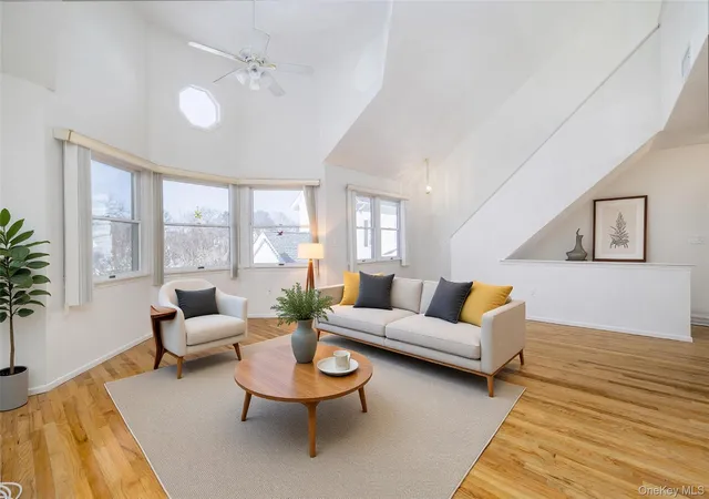 5th image of 22 Ridgewood Dr, Hempstead, NY 11793