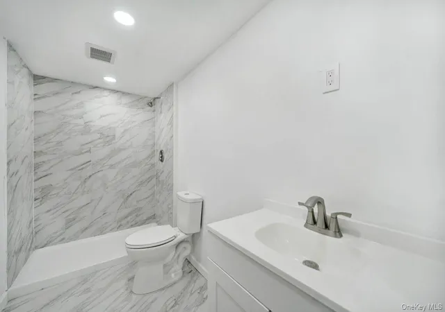 13th image of 14 Morton St, Brentwood, NY 11717 | MLS# 966702