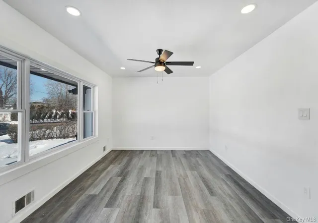 3rd image of 14 Morton St, Brentwood, NY 11717 | MLS# 966702
