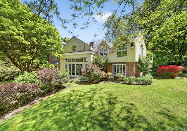 Photo 1 of Sale Pending at 6 W Sunnyside Ln, Irvington, NY 10533 | MLS# 966746 | Listing updated on 2026-09-19