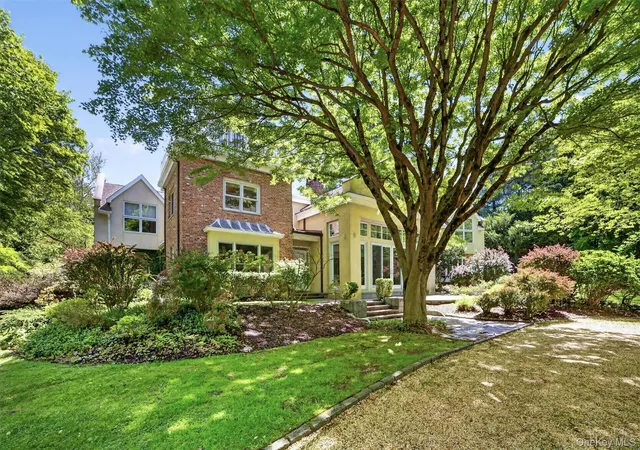 Photo 3 of Sale Pending at 6 W Sunnyside Ln, Irvington, NY 10533 | MLS# 966746 | Listing updated on 2026-09-19