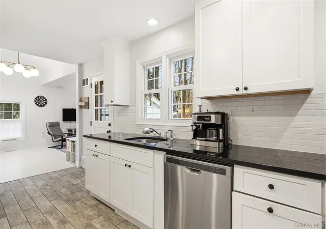 3rd image of 3 Mark Mead Rd, Lewisboro, NY 10518 | MLS# 966805