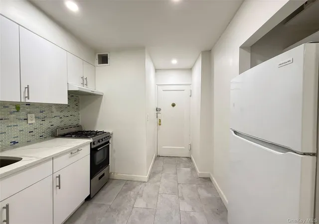 Photo 3 of Sale Pending at 144 35 Sanford Ave #2C, Flushing, NY 11355 | MLS# 966837 | Listing updated on 2026-04-01