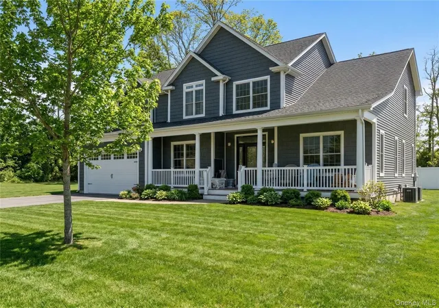 3rd image of 9 Saber Ln, Smithtown, NY 11754 | MLS# 966838