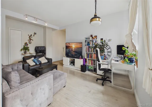 3rd image of 3564 89Th St, New York, NY 11372