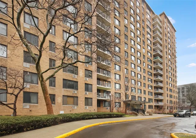 2nd image of 195 Willoughby Ave, New York, NY 11205