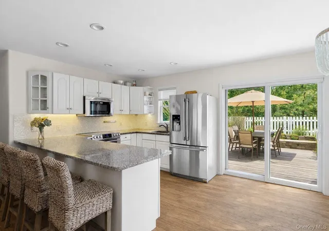 Photo 3 of Single family home for sale at 11 Valley St, East Hampton, NY 11937 | MLS# 966959 | Listing updated on 2026-07-18