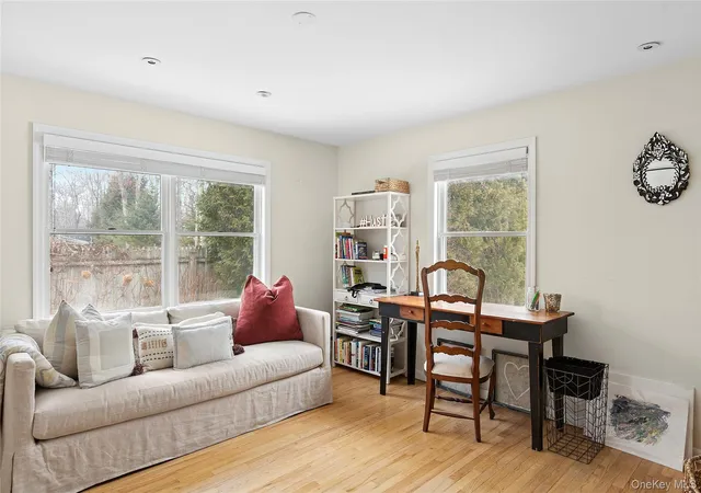 Photo 4 of Single family home for sale at 11 Valley St, East Hampton, NY 11937 | MLS# 966959 | Listing updated on 2026-07-18