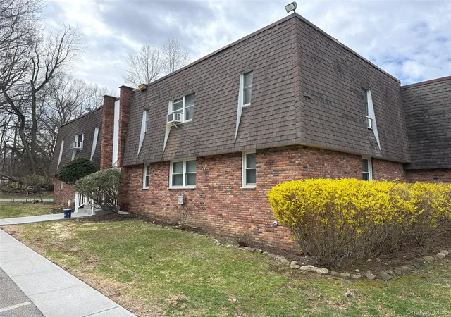 Photo 3 of Sale Pending at 23 Crescent Dr #90, Haverstraw, NY 10984 | MLS# 967048 | Listing updated on 2026-08-05