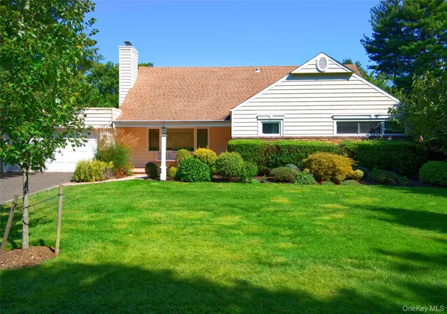 2nd image of 16 Arbor Rd, Roslyn Heights, NY 11577 | MLS# 967116
