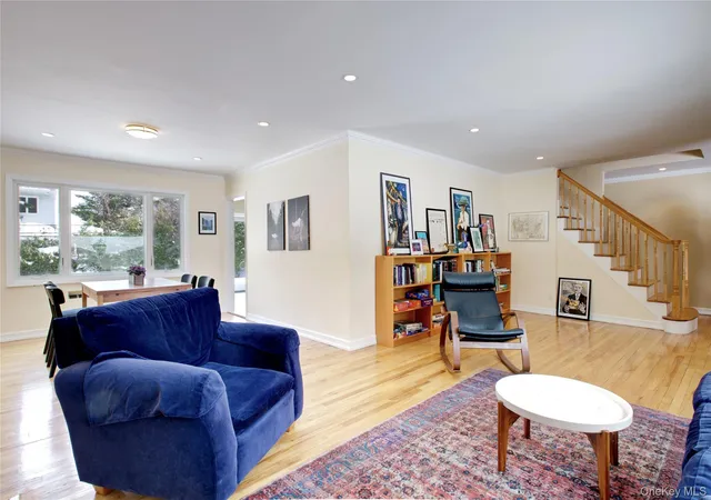 4th image of 16 Arbor Rd, Roslyn Heights, NY 11577 | MLS# 967116