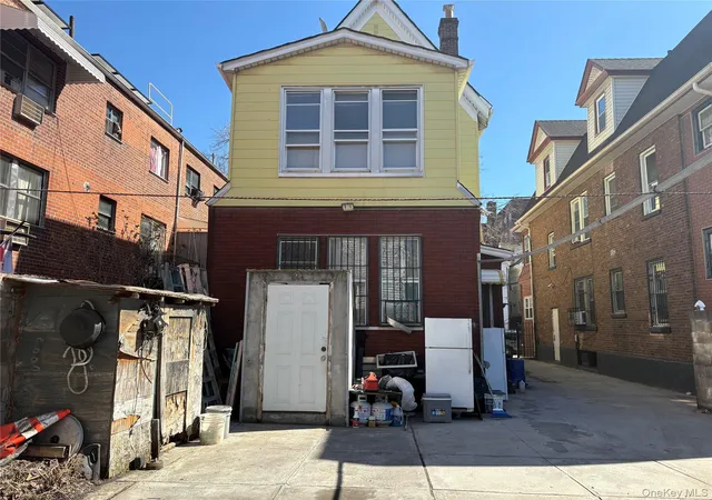 Listing Photo 4 - Condo for sale in building located at 8315 Pettit Ave, New York, NY 11373