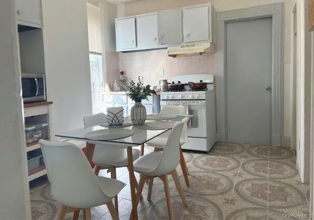 Listing Photo 5 - Condo for sale in building located at 8315 Pettit Ave, New York, NY 11373