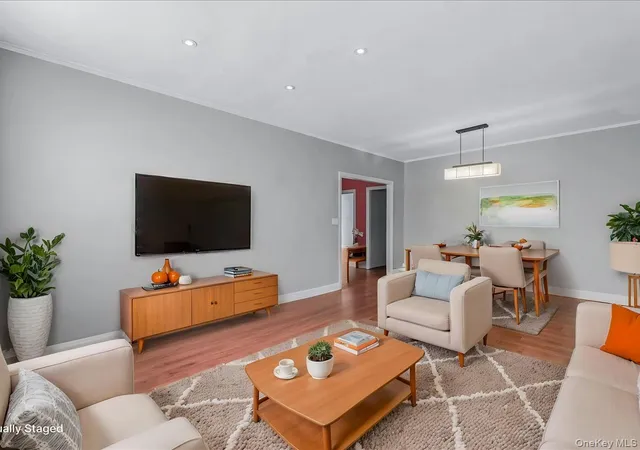5th image of 34-20 79Th St, New York, NY 11372