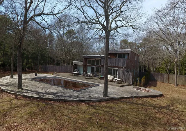 Photo 4 of Single family home for sale at 19 Fox Holw Dr, Southampton, NY 11942 | MLS# 967221 | Listing updated on 2026-08-04