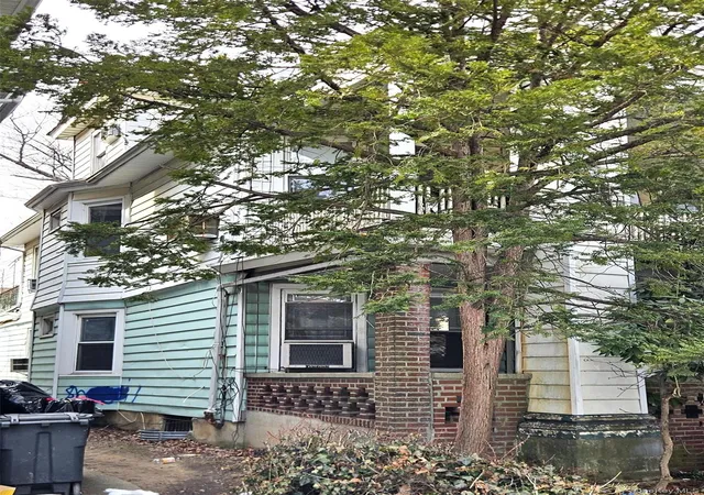 Photo 3 of Sale Pending at 596 E 8th Street, New York, NY 11218 | MLS# 967222 | Listing updated on 2026-05-01