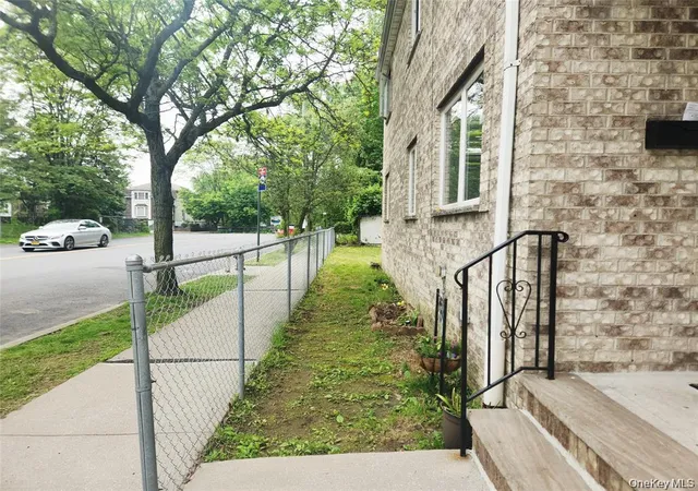 Photo 3 of House for sale at 101 Longstreet Ave, Bronx, NY 10465 | MLS# 967291 | Listing updated on 2026-09-05