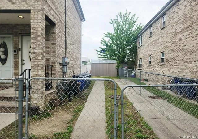 Photo 4 of House for sale at 101 Longstreet Ave, Bronx, NY 10465 | MLS# 967291 | Listing updated on 2026-09-05