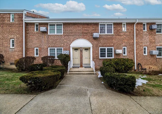 2nd image of 22930 Kingsbury Ave #upper, New York, NY 11364 | MLS# 967295