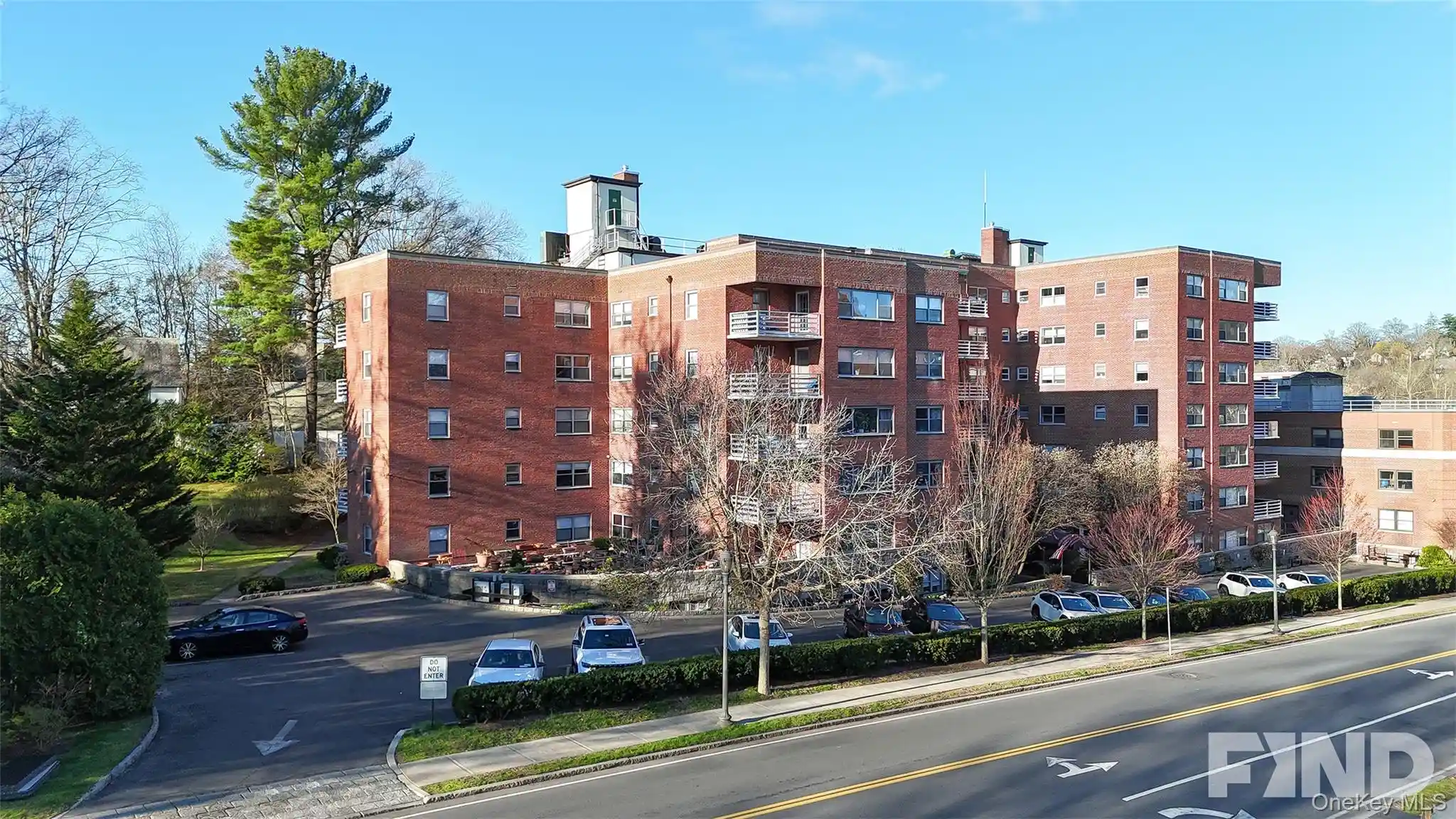 Listing Photo 2 - Condo for sale in 50 Popham Rd located at 50 Popham Rd, Scarsdale, NY 10583 - Unit #LN