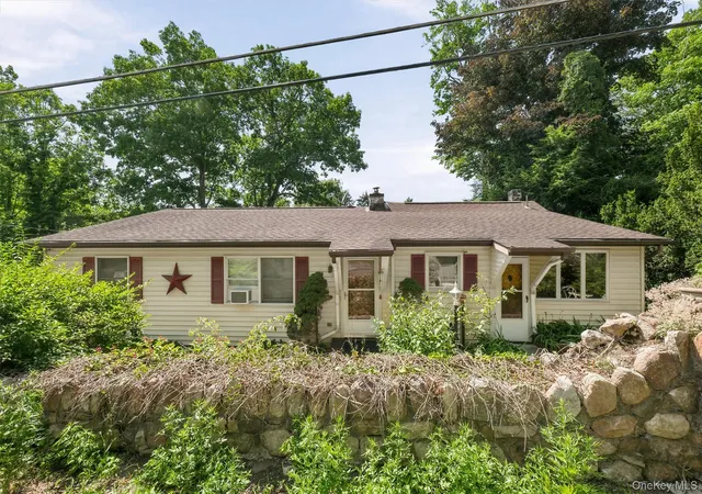 3rd image of 156 Lake Shore Dr, Shawangunk, NY 12566 | MLS# 967432