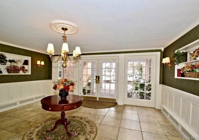 2nd image of 194 Smith St #3E, Hempstead, NY 11520 | MLS# 967491
