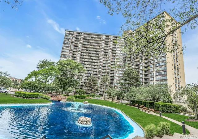 2nd image of 2 Bay Club #11F, Bayside, NY 11360 | MLS# 967551