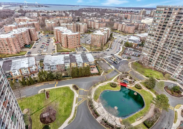 22nd image of 2 Bay Club #11F, Bayside, NY 11360 | MLS# 967551