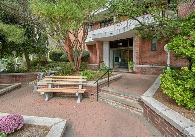 2nd image of 315 King Street #3C, Port Chester, NY 10573 | MLS# 967559