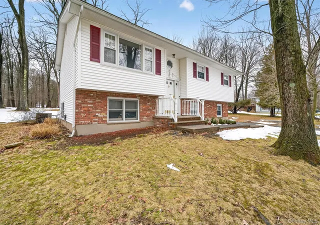3rd image of 9 Eros Dr, Ramapo, NY 10952 | MLS# 967566
