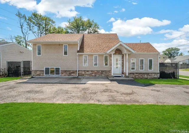 1st image of 266 Ronkonkoma Ave, Ronkonkoma, NY 11779 | MLS# 967569