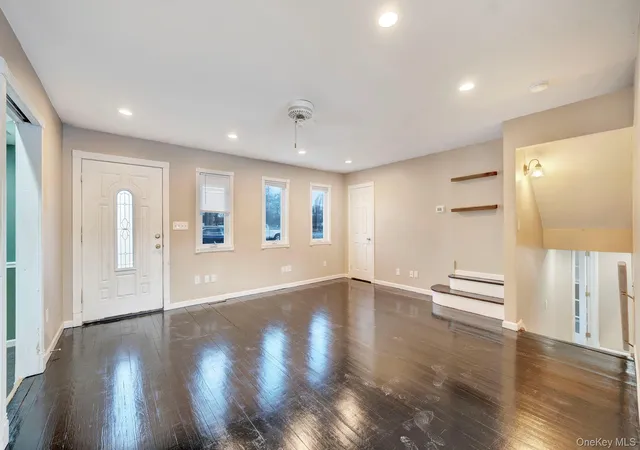 4th image of 266 Ronkonkoma Ave, Ronkonkoma, NY 11779 | MLS# 967569