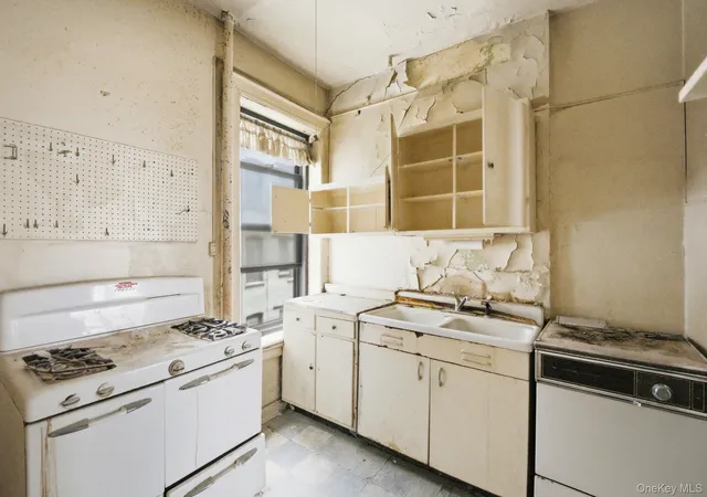 Photo 4 of Sale Pending at 523 W 121 Street #22, New York, NY 10027 | MLS# 967588 | Listing updated on 2026-06-14