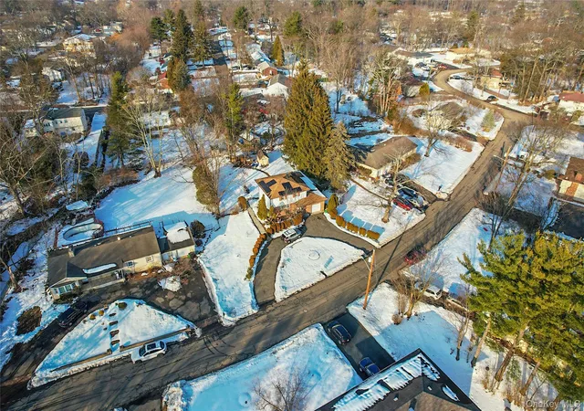 Photo 3 of Sale Pending at 6 Merrick Ln, Ramapo, NY 10977 | MLS# 967609 | Listing updated on 2026-05-08
